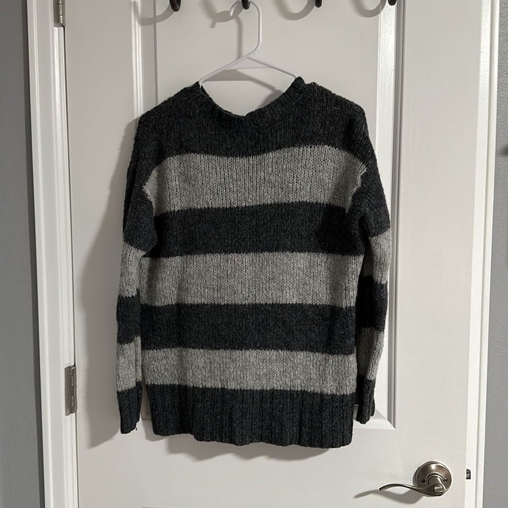 American Eagle Jegging Fit Sweater Gray Striped - Picture 2 of 4